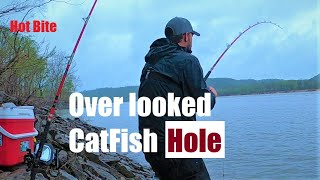 Best place to Catfish at a dam Lock Side Over looked area [upl. by Abbotson]