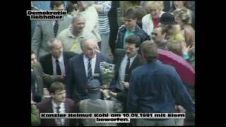 Helmut Kohl  Eierwurf am 10051991 [upl. by Nosreip]