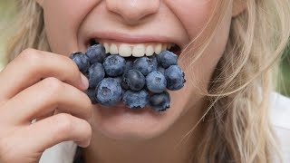 Eating Superfood Blueberries can Improve Your Brain Function [upl. by Shelia]