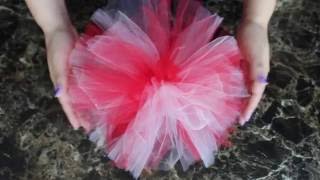 DIY How to Make Tulle PomPoms  HTM Como hacer Pompones o Motas de Tul [upl. by Davy]