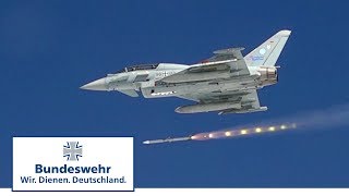 Eurofighter im Luftkampf Angriff mit Raketen  Bundeswehr [upl. by Onder]