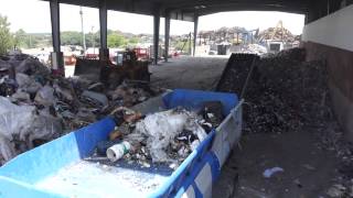 Lindner 95 DK Shredder CampD mixed with MSW rail road ties Proterra Recycling Systems [upl. by Suiravad]